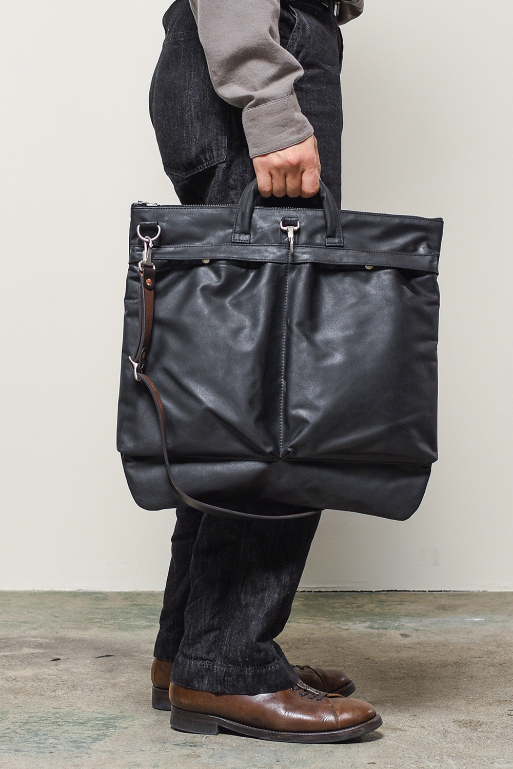 ACV-BG07WX WAXED COTTON HELMET BAG – ADDICT CLOTHES